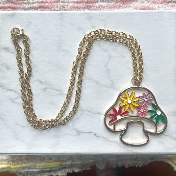 Big Gold Mushroom Pendant Necklace - Picture 1 of 3